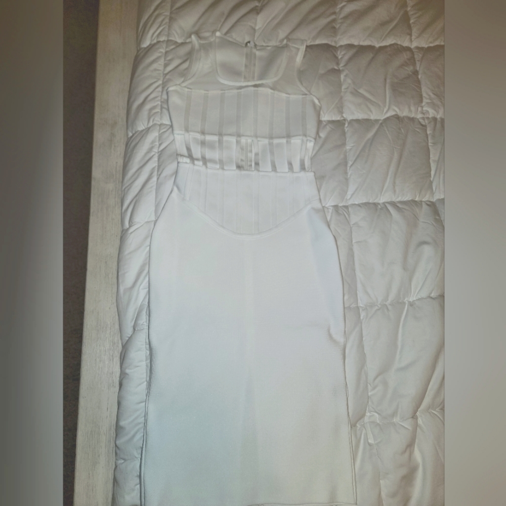 *NEVER BEEN WORN* White cut out bandage dress